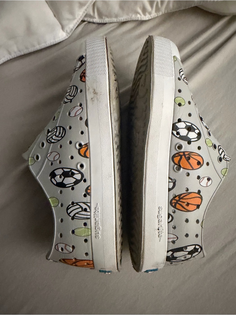 Native Shoes โฝ๏ธ๐๐๐พโพ๏ธ Print - Picture 3 of 5